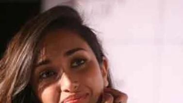 Último adiós a Jiah Khan, la joven actriz de Bollywood que se suicidó