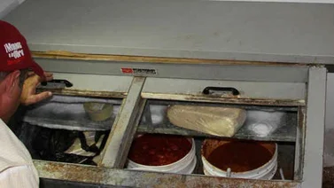 Cierran puesto de comida rápida en Maracaibo por insalubridad