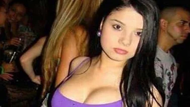 Joven enloquece y se desnuda el día de su graduación