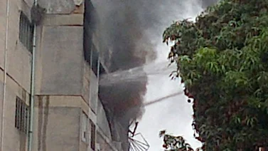 Controlado fuerte incendio en fábrica de perfumes en Las Minas de Baruta