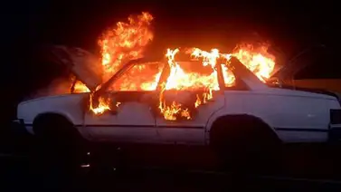 Vehículo se incendió en la Cota Mil Vehículo se incendió en la Cota Mil