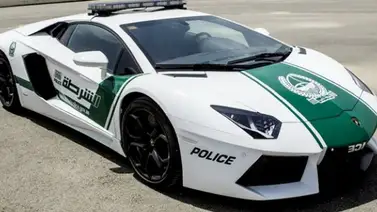 Policías patrullan en Lamborghini Policías patrullan en Lamborghini