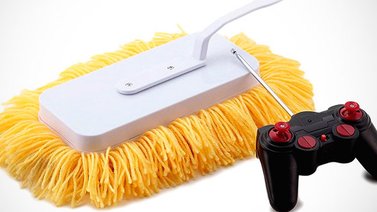 Inventan escoba a control remoto