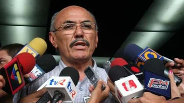 Diputado Ismael García aseguran que desean "sacar del juego" a Henri Falcón