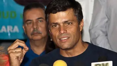 Leopoldo López: "En menos de 100 días Nicolás ha ordenado y ejecutado dos devaluaciones agresivas del Bolívar" Leopoldo López: "En menos de 100 días Nicolás ha ordenado y ejecutado dos devaluaciones agresivas del Bolívar"