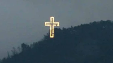 Cruz del Waraira Repano enciende sus luces en honor al presidente Chávez