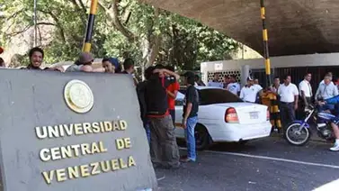 Acceso a la UCV por Plaza Venezuela se encuentra cerrado por manifestación de trabajadores Acceso a la UCV por Plaza Venezuela se encuentra cerrado por manifestación de trabajadores
