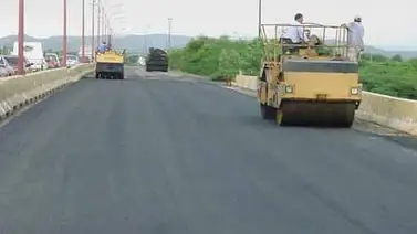 Asfaltan puente La Cuchara de la vía Falcón-Zulia Asfaltan puente La Cuchara de la vía Falcón-Zulia