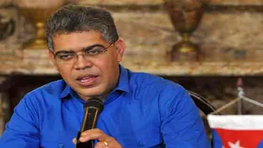 Jaua está en Cuba para consultar con Chávez