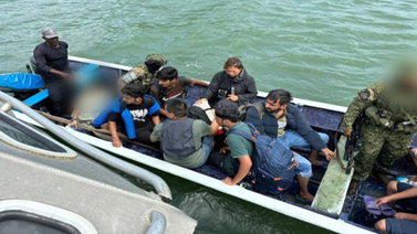 Armada colombiana rescató a 28 migrantes, dos de ellos venezolanos