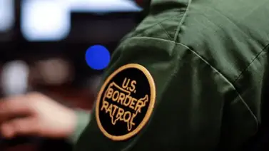 Arrestan a policía fronterizo de EEUU por solicitar a mujeres mostrar sus senos Arrestan a policía fronterizo de EEUU por solicitar a mujeres mostrar sus senos