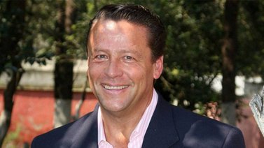 Alfredo Adame hace pública su relación con Sonya