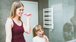 Descubre cuántas veces al día debes cepillarte los dientes: expertos explican que este es el tiempo correcto de cada cepillada