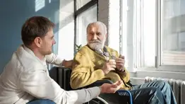 A lo mejor el Parkinson ya se desarrolla dentro de ti, pero aún no sabes: alerta con estos síntomas que son clave para predecir la llegada de la enfermedad