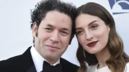 Más allá de la música: Gustavo Dudamel y su esposa crean el documental “El canto de las manos” con artistas sordos