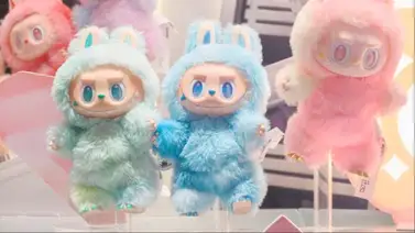 ¡Locura por los Labubu! Más de cuatro horas de cola para adquirir los muñecos virales ¡Locura por los Labubu! Más de cuatro horas de cola para adquirir los muñecos virales