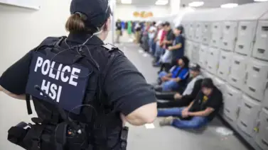 ICE modifica sus tácticas de arresto: así varían según estados demócratas y republicanos ICE modifica sus tácticas de arresto: así varían según estados demócratas y republicanos