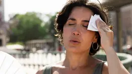 ¡Peligro por la ola de calor! Estos son todos los alimentos que debes evitar durante las altas temperaturas: alerta de la Academy of Nutrition and Dietetics