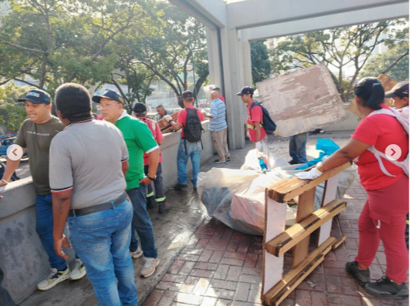 Alcaldía de Caracas anuncia reordenamiento de buhoneros en La Hoyada: transeúntes aplauden la medida