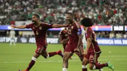 Brillo vinotinto: los futbolistas venezolanos más exitosos de 2025