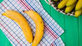 ¿Hay que preocuparse en serio por las manchas marrones de los plátanos o bananas? La verdad sobre esa peculiar pigmentación en esta popular fruta