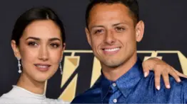 "Chicharito" Hernández se aleja de la polémica y presenta a su nueva novia