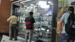 Cadena de tiendas lanza servicio técnico para celulares con pago en cuotas: cómo acceder al financiamiento de Krece 