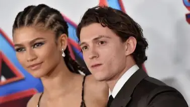 Zendaya visita a Tom Holland en pleno rodaje de Spider-Man y deja al descubierto su anillo de compromiso millonario Zendaya visita a Tom Holland en pleno rodaje de Spider-Man y deja al descubierto su anillo de compromiso millonario