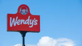 Wendy's enfrenta "estampida" de clientes: este grupo de personas va cada vez menos a la cadena de comida rápida