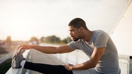 ¡Atención cuarentones! Recupera la flexibilidad de tu cuerpo desde la comodidad de tu casa: estos sencillos ejercicios son milagrosos