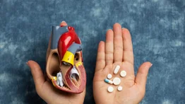 ¿No sabes si el colesterol malo ya afecta tu salud? El National Health Service de Inglaterra recomienda revisar estos síntomas en pies y manos