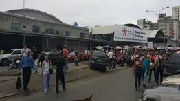 Comerciantes en Caracas: discuten plan para reorganizar 16 mercados municipales