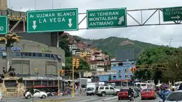 Mujer agrede a su padre y termina tras las rejas en Caracas