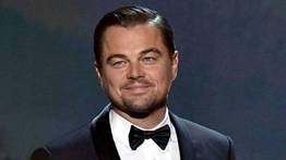 ¡Se hizo viral! El incómodo momento que vivió Leonardo DiCaprio en la puerta de una fiesta exclusiva