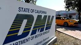 ¿Compraste un auto? Conoce los precios y requisitos obligatorios del DMV en California para el cambio de titulación