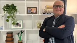 El venezolano Álvaro Godoy transmite liderazgo gerencial a través de la docencia