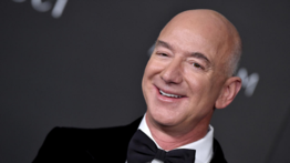 Jeff Bezos se viste de luto a pocos meses de su boda con Lauren Sánchez: "Fuimos tan afortunados de estar en su vida"