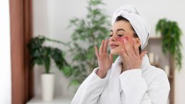 El nutritivo aceite natural que regenera, hidrata y protege la piel: esta es la manera correcta de aplicarlo