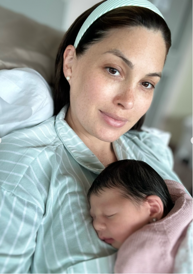 ¡En fotos! La exMiss Universo María Gabriela Isler celebra el nacimiento de su hija: así luce la pequeña
