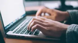 Trabajos virales permiten recorrer el mundo sin gastar: lista de plataformas para conseguir estas ofertas