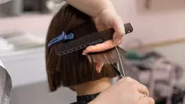 ¿Cortar el cabello mojado o seco?: Esto es lo que recomiendan los peluqueros