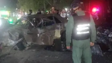 Múltiples víctimas tras choque: dos carros y una moto implicados Múltiples víctimas tras choque: dos carros y una moto implicados