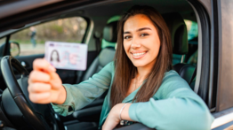 ¡Atención conductores en Texas! Sepa quiénes deben renovar la licencia con el nuevo diseño: pasos y requisitos