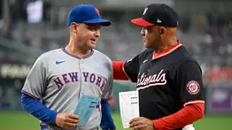 ¡Historia pura! Miguel Cairo y Carlos Mendoza protagonizan el primer duelo entre managers venezolanos en la MLB