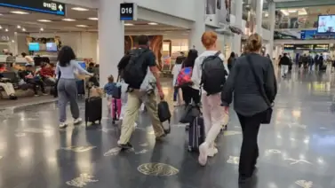 ¡Atención pasajeros! Así funcionan los aeropuertos en EEUU: el nuevo protocolo para la verificación de datos ¡Atención pasajeros! Así funcionan los aeropuertos en EEUU: el nuevo protocolo para la verificación de datos