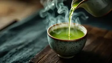 Revelan por qué el té verde frena la aparición del Alzheimer: este es el componente milagroso que refuerza la salud de tu cerebro Revelan por qué el té verde frena la aparición del Alzheimer: este es el componente milagroso que refuerza la salud de tu cerebro