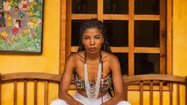 La negra Ugueto: Miro, bailo y siento el arte desde una perspectiva auténtica y amorosa