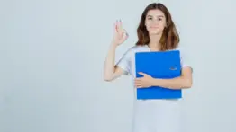 Portadores de visas estudiantiles en EEUU: siga estas recomendaciones para evitar que cancelen su beneficio