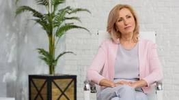 ¿Eres cincuentona y menopáusica? Cuídate amiga: ninguno de estos alimentos puede faltar en tu dieta cotidiana 