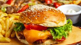 Estos son los 10 países en los que más se gasta dinero en comida rápida: el número uno explota con sus cifras